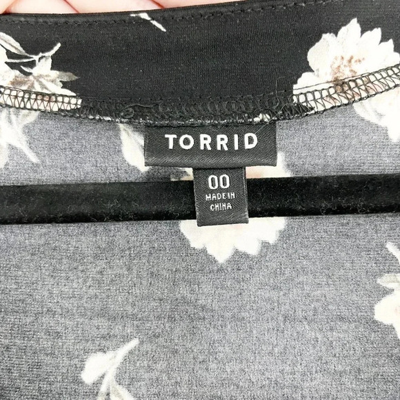 Torrid Black Floral V Neck Midi Skater Dress Women's Plus Size 00 - Picture 8 of 10